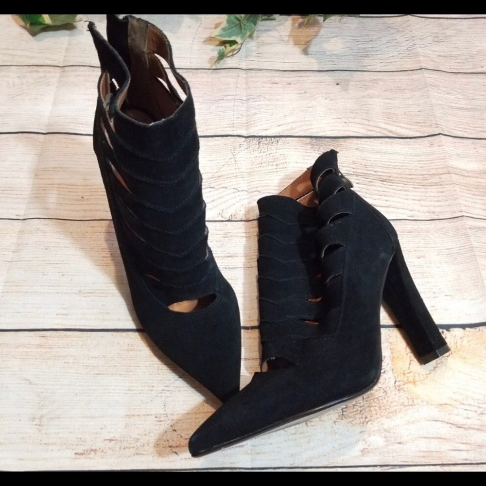 Steve Madden cardii caged